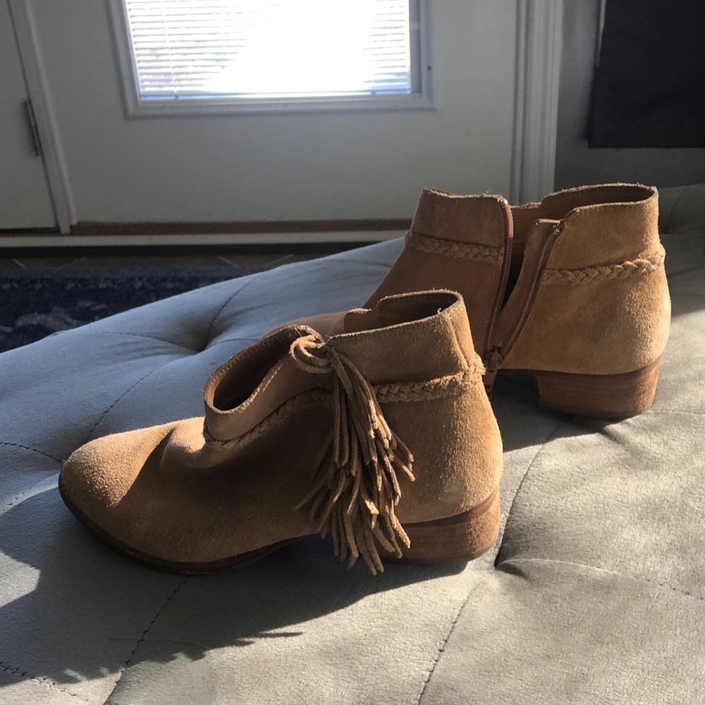 Gianni Bini booties